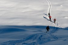Abfahrt Skitour Aufstieg generic